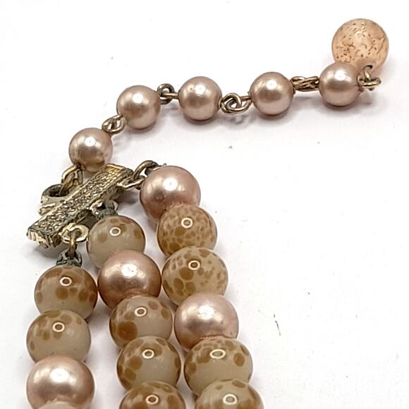 Vintage 1950s Coro Beige Beads Chess Crystal Three Strand Necklace - Picture 5 of 12